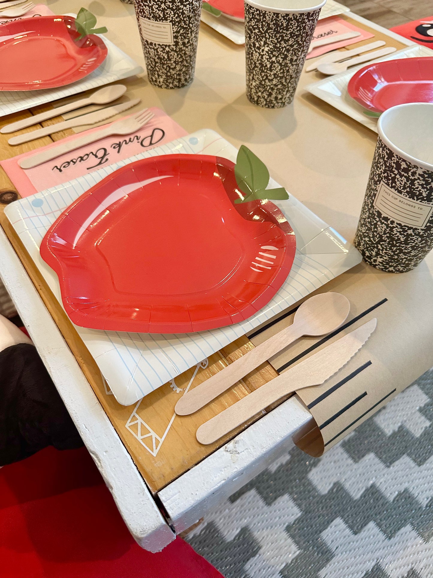 Apple Paper Plate, Back to School Party Supplies