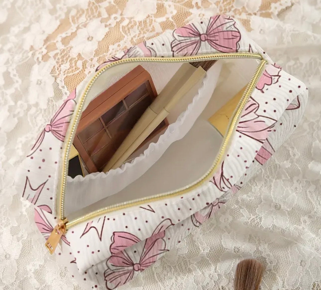 Charming Bow Print Cosmetic Case – Stylish Organizer for Makeup